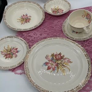 Vintage 30/40’s China Dishes.. French Saxon made in Sebring, OH. Service for 8